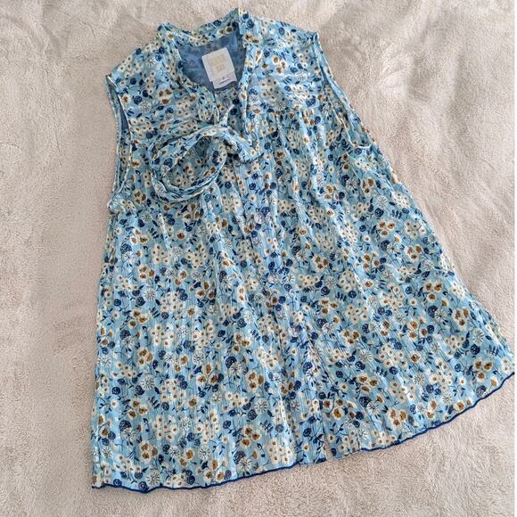 Anna Sui Tops - Anthropologie Anna Sui Floral Silk Sleeveless Button Blouse, size 2